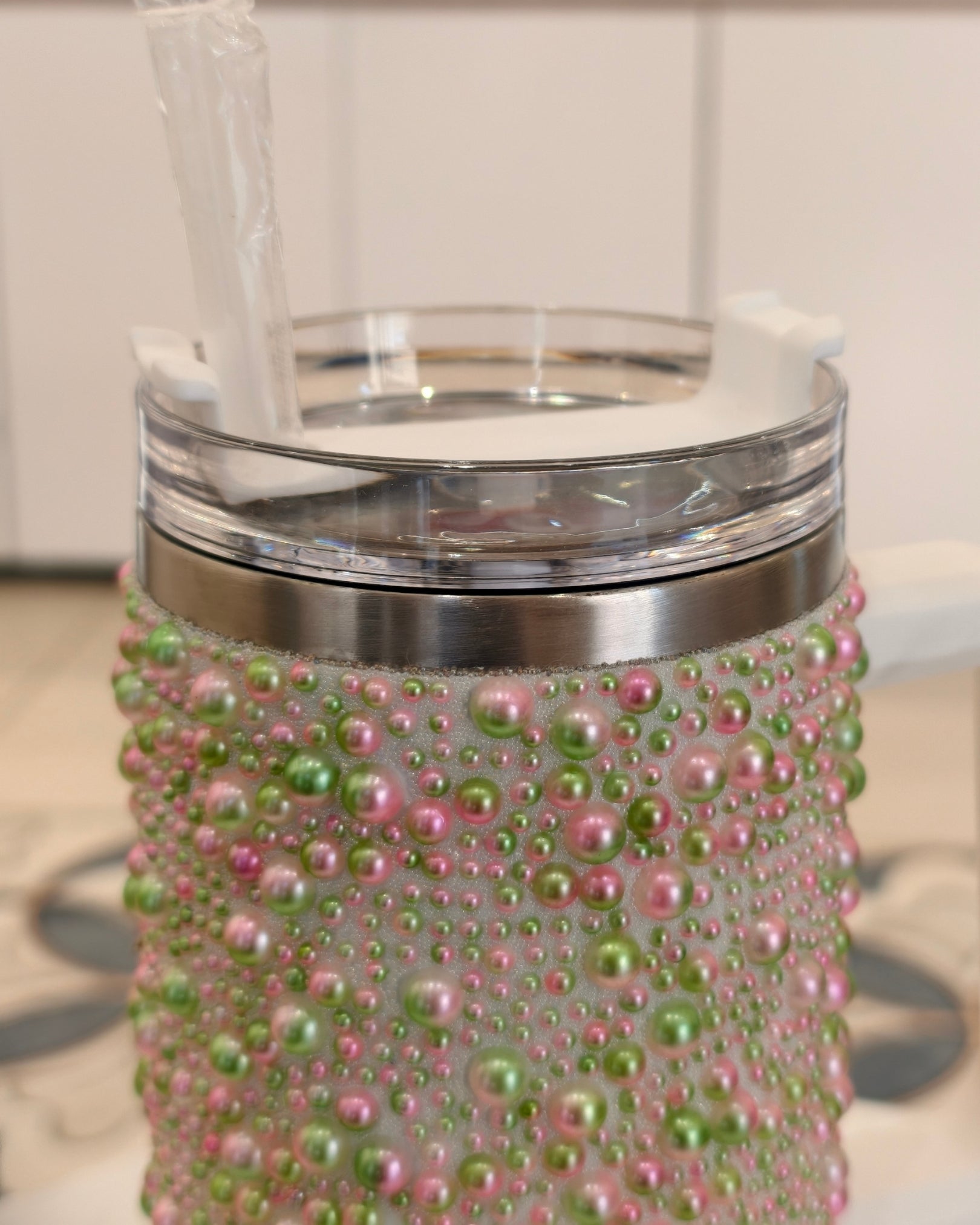 Embellished Pearl Finish Insulated Handle Tumbler with Straw – Quencher H2.0 Style Stainless Steel Travel Mug